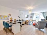 2 bed flat for sale
