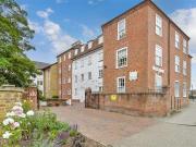 2 bed flat for sale