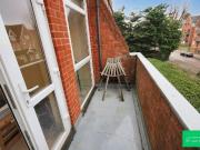 2 bed flat for sale