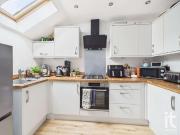 2 bed flat for sale