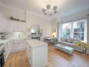 2 bed flat for sale
