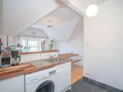 2 bed flat for sale