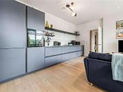 2 bed flat for sale