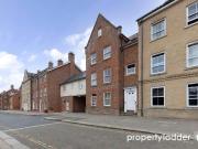 2 bed flat for sale