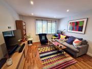 2 Bed Flat, Holman Road, SW11