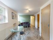 2 Bed Flat In Fallowfield