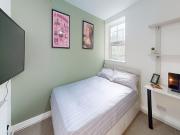 2 Bed Flat In Fallowfield