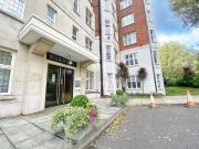 2 Bed Flat in Portered St John’s Wood Block