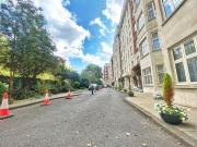 2 Bed Flat in Portered St John’s Wood Block