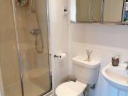 2 bed Flat in Sundeala Close, Sunbury on Thames, TW16 5BE