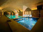 2 Bed Flat in Viadux Pool, Gym, Cinema, Karaoke