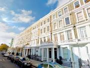 2 bed flat in West Kensington