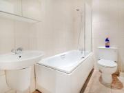 2 bed flat in West Kensington