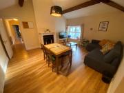 2 Bed Flat, Lane Court, M14