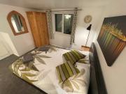 2 Bed Flat Lenton, 1 min walk to QMC incl Bills