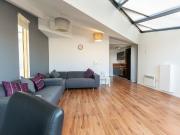 2 Bed Flat, Mann Island, L3