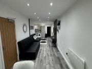 2 bed flat,NEWBUILD near transport,amenities