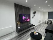 2 bed flat,NEWBUILD near transport,amenities