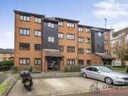 2 bed flat on Cross Road, South Wimbledon, SW19