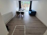 2 Bed Flat, Queens Drive, N4