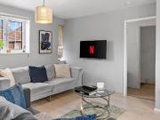 2 Bed Flat, Selby Close, E6