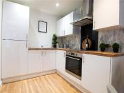 2 bed flat to let in Manchester in Manchester Waters, M16