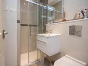 2 bed flat to rent in Alumdale Road, Westbourne, BH4