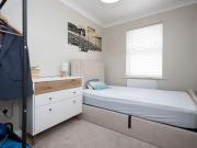2 bed flat to rent in Alumdale Road, Westbourne, BH4