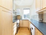 2 bed flat to rent in Avondale Road, Mortlake, SW14 |...