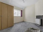2 bed flat to rent in Clifford Avenue, East Sheen,...