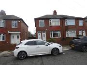2 bed flat to rent in Debdon Gardens, Heaton