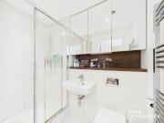 2 bed flat to rent in Dock Head Road, Chatham, ME4