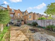 2 bed flat to rent in Elm Road, East Sheen, SW14 | James...