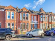 2 bed flat to rent in Elm Road, East Sheen, SW14 | James...