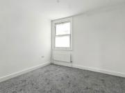 2 bed flat to rent in Flat 3 Forest Road West,...
