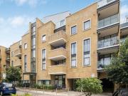 2 bed flat to rent in Frazer Nash Close, Isleworth, TW7...