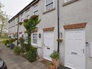 2 bed flat to rent in Gawton Crescent, CR5, Coulsdon