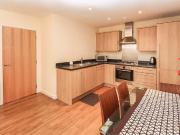 2 bed flat to rent in Harefield Road, Uxbridge, UB8