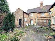 2 bed flat to rent in High Street, UB8, Uxbridge