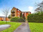 2 bed flat to rent in Marketing Card, RG7, Reading