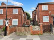 2 bed flat to rent in NE6