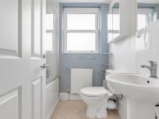 2 bed flat to rent in Penrhyn Crescent, East Sheen, SW14...