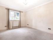 2 bed flat to rent in Sheengate Gardens, East Sheen,...