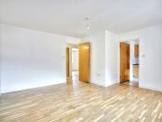 2 bed flat to rent in St. Peters Street, Maidstone, ME16