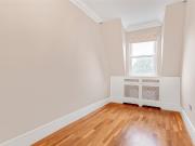 2 bed flat to rent in Upper Richmond Road West, East...