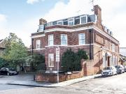 2 bed flat to rent in Upper Richmond Road West, East...
