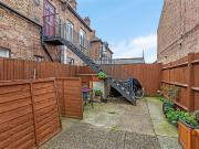 2 bed flat to rent in Upper Richmond Road West, East...