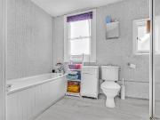 2 bed flat to rent in Upper Richmond Road West, East...