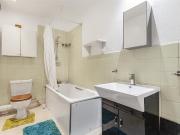 2 bed flat to rent in Wayside, East Sheen, SW14 | James...