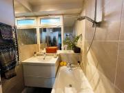 2 Bed Flat, Watford Close, SW11